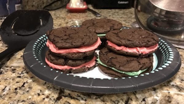 Delicious Christmas Sandwich Cookies